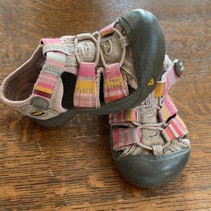 Girls toddler Keen Sandals Size 7